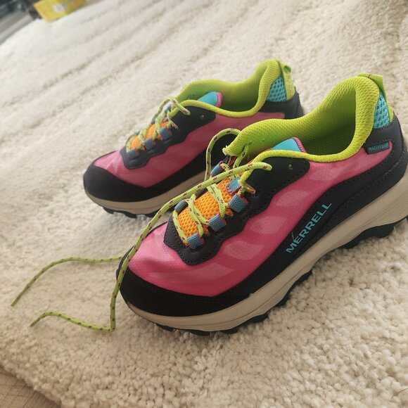 Girls brand new sneakers - Picture 2 of 6